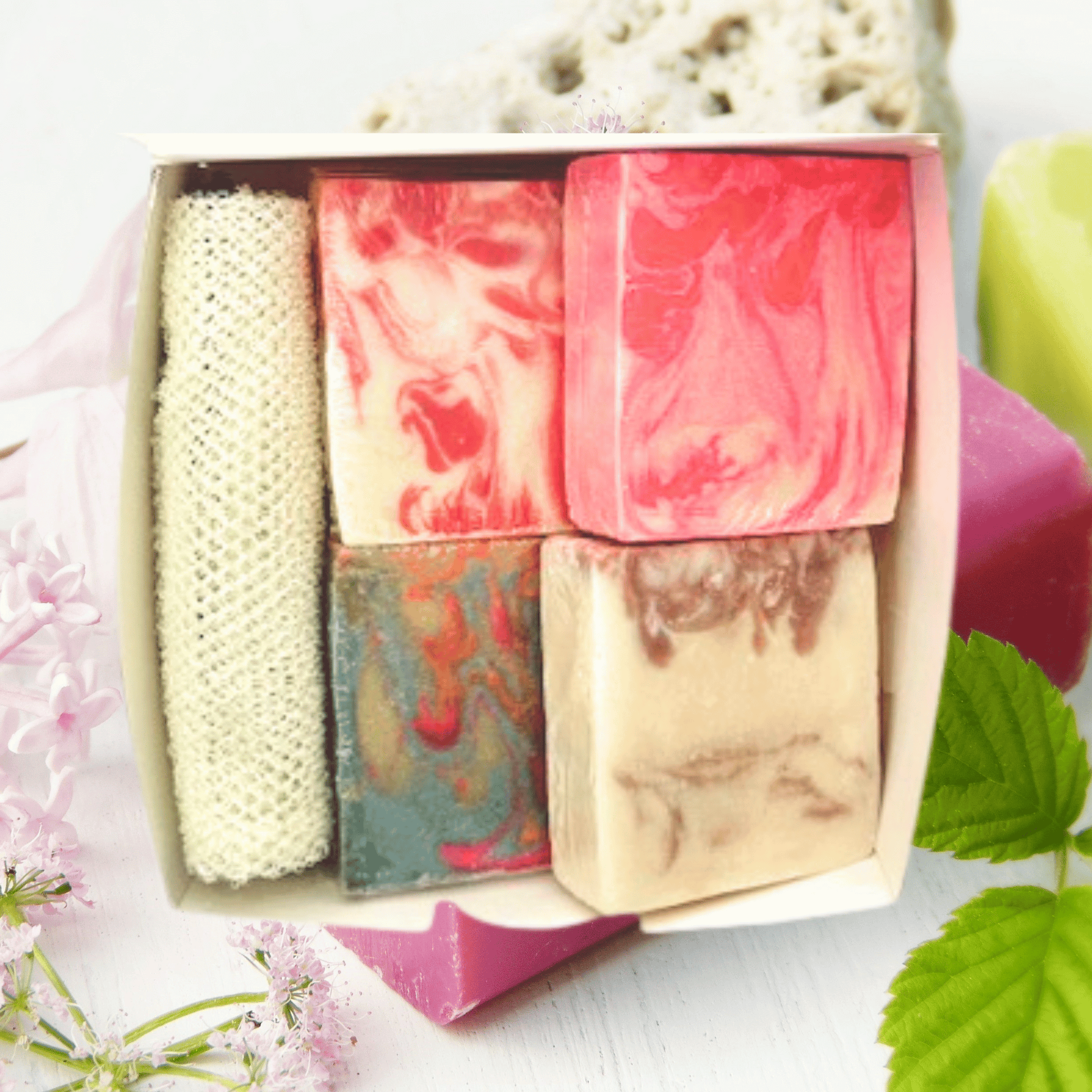 Natural Soap Gift Set in Assorted Scents with Bath Net 4-Pack